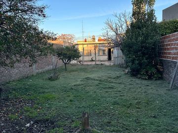 VENTA - CASA 4 AMBIENTES A REFACCIONAR - CON FINANCIACION