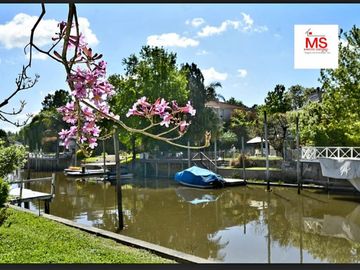 Boat Center. Doble lote sobre el Río. 5 Suite. De Revista.