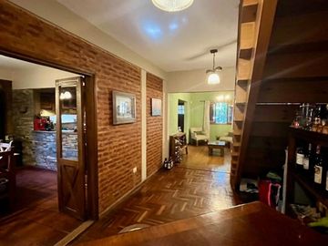 CHALET DE 5 AMB CON PISCINA EN ADROGUE