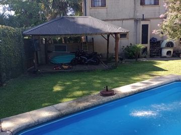 CHALET DE 5 AMB CON PISCINA EN ADROGUE