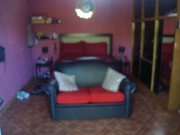 LONGCHAMPS: BARRIO POLICIAL. DUPLEX  3 DORMITORIOS C/ PARQUE  y GARAGE PARA DOS AUTOS ***EXCELENTE OPORTUNIDAD***