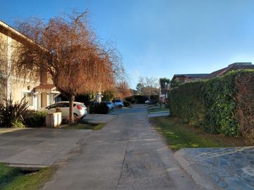 Muy Cómodo Chalet en Venta en Barrio Pilar Green Park III.