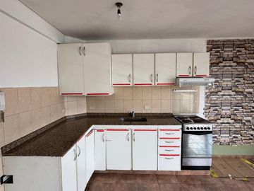 excelente d en departamento en Moreno centro - centro con cochera