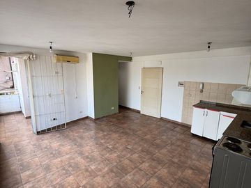 excelente d en departamento en Moreno centro - centro con cochera