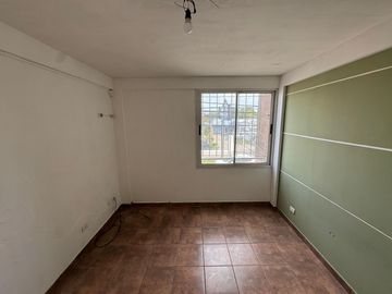 excelente d en departamento en Moreno centro - centro con cochera