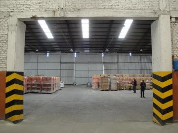 Galpón en Alquiler en Lanús Este, Lanús, Buenos Aires