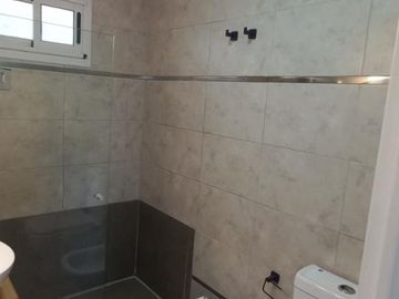 3 amb. con cochera. Edificio con SUM en venta. LANUSITA. Lanús O. APTO CREDITO.