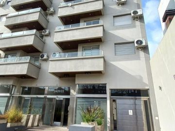 3 amb. con cochera. Edificio con SUM en venta. LANUSITA. Lanús O. APTO CREDITO.