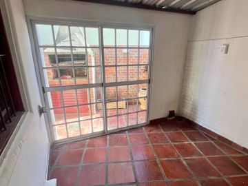 DUPLEX 3 AMBIENTES  SOBRE AVENIDA PRINCIPAL EN MERLO APTO CREDITO BANCARIO