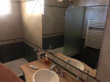 En Venta - Hermoso Chalet 6 Ambientes en Barrio Guemes