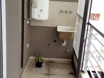 V.Ballester. Dpto 2 ambientes, dormitorio, cocina-comedor, baño, balcón, lavadero. A estrenar, excelente construcción y calidad. Alt Brown al 3600