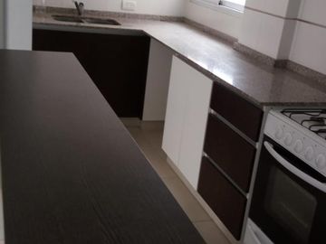 V.Ballester. Dpto 2 ambientes, dormitorio, cocina-comedor, baño, balcón, lavadero. A estrenar, excelente construcción y calidad. Alt Brown al 3600