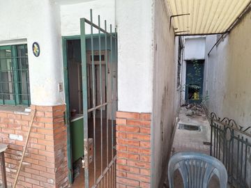 PH 4 AMB CON COCHERA Y FONDO, 212 M2 TODO EN P.B., A REFACCIONAR
