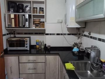 DPTO. 3 AMBIENTES EN P.B. AL FRENTE CON PATIO
