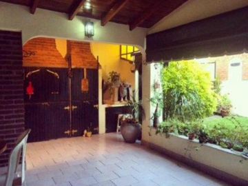 CASA DOS PLANTAS 22O M2 CUB EN CIUDAD JARDÍN