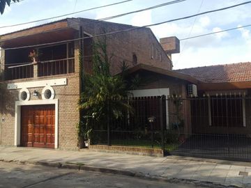 CASA DOS PLANTAS 22O M2 CUB EN CIUDAD JARDÍN