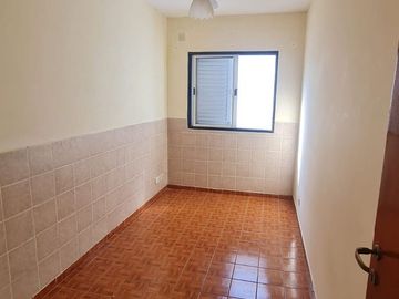 DEPARTAMENTO 3 AMBIENTES PRIMER PISO, TERRAZA EN COMÚN. EXCELENTEUBICACIÓN A METROS DE AV. ARIETA