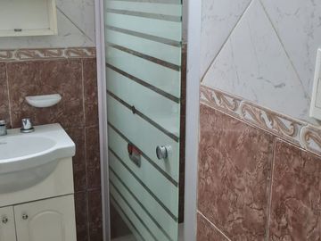 DEPARTAMENTO 3 AMBIENTES PRIMER PISO, TERRAZA EN COMÚN. EXCELENTEUBICACIÓN A METROS DE AV. ARIETA