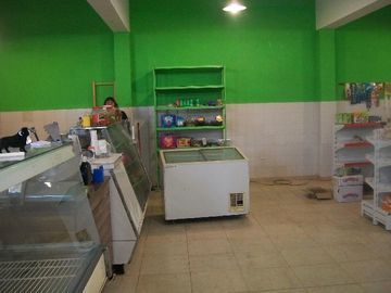 Local Comercial en Alquiler en Juan María Gutierrez, Berazategui, Buenos Aires