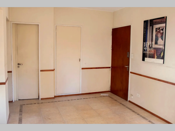 Piso en Venta en Almagro 5 ambientes 3 dormitorios 2 baños 93 m2 + 3 balcones en esquina al frente - Av Díaz Vélez 4100