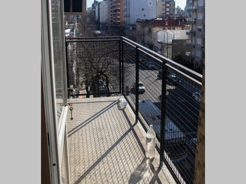 Piso en Venta en Almagro 5 ambientes 3 dormitorios 2 baños 93 m2 + 3 balcones en esquina al frente - Av Díaz Vélez 4100