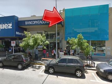Excelente local comercial Sobre importante avenida.