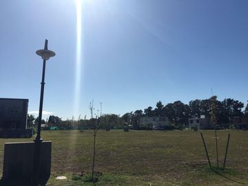 Importante lote en el barrio cerrado San Ignacio Chico a la venta