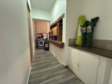 CASA DE 7 AMBIENTES EN BARRIO BANCO PROVINCIA - FRANCISCO ALVAREZ
