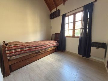 CASA DE 7 AMBIENTES EN BARRIO BANCO PROVINCIA - FRANCISCO ALVAREZ