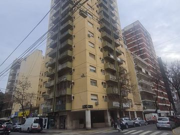EXCELENTE DEPTO 3 AMBIENTES CON COCHERA CUBIERTA EN BELGRANO