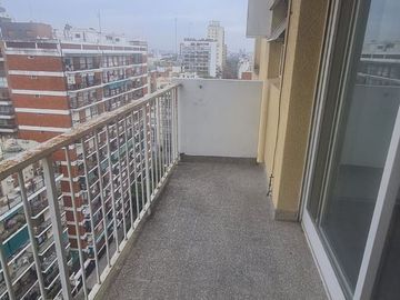 EXCELENTE DEPTO 3 AMBIENTES CON COCHERA CUBIERTA EN BELGRANO