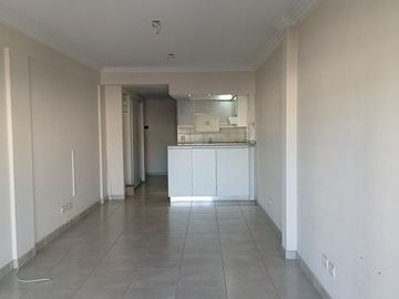 AMPLIO MONOAMBIENTE DIVISIBLE CON BALCON
