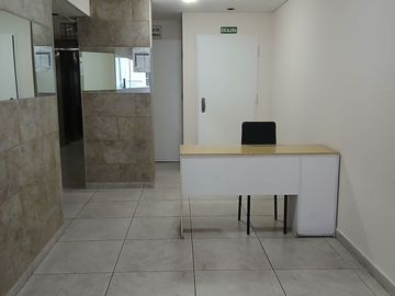 AMPLIO MONOAMBIENTE DIVISIBLE CON BALCON