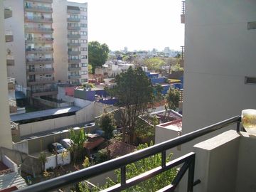 3 AMBIENTES EN DUPLEX AL CONTRAFRENTE CON 2 BAÑOS COMPLETOS