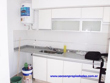 V695 Venta Haedo Departamento 2 amb con Cochera Cubierta