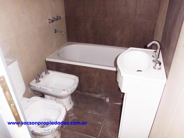 V695 Venta Haedo Departamento 2 amb con Cochera Cubierta