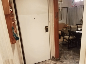 Semipiso en Venta en Parque Chacabuco 4 ambientes 82 m2 + balcón, 1° piso en complejo - Curapaligüe 800