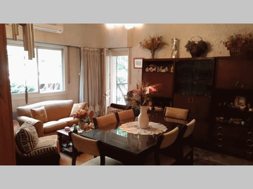 Semipiso en Venta en Parque Chacabuco 4 ambientes 82 m2 + balcón, 1° piso en complejo - Curapaligüe 800