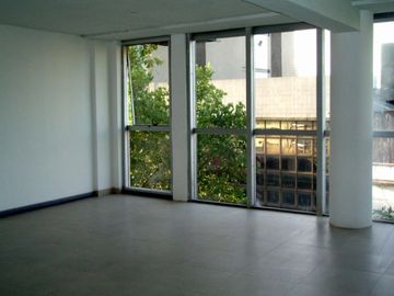 Oficina .Alquler..Av.Caseros.Parque Patricios.