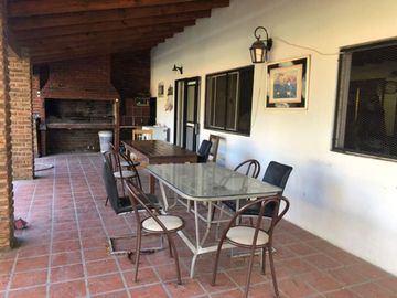 QUINTA DE 3 AMBIENTES EN VENTA - FRANCISCO ALVAREZ