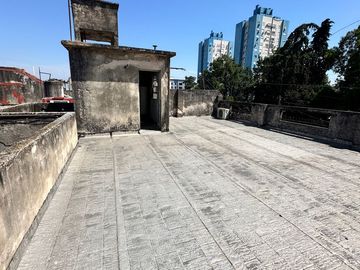 VENTA - CASA MULTIFAMILIAR - TAPIALES - SOBRE AVDA. B. SUR MER