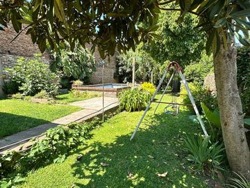 VENTA - CASA MULTIFAMILIAR - TAPIALES - SOBRE AVDA. B. SUR MER