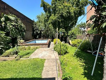 VENTA - CASA MULTIFAMILIAR - TAPIALES - SOBRE AVDA. B. SUR MER