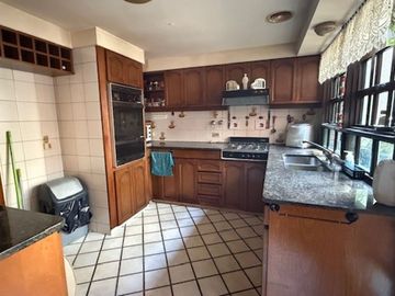 CASA DE 276 M2 , EXCELENTE UBICACION