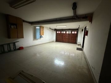 CASA DE 276 M2 , EXCELENTE UBICACION