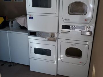 Monoambiente Corrientes al 6400 con cochera piso 9 vista a parque Pileta SUMA Laundry