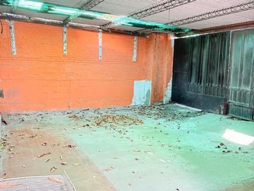 Mosconi 3685 - casa al frente-