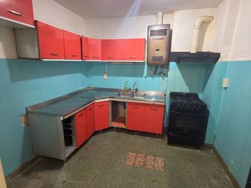 Mosconi 3685 - casa al frente-