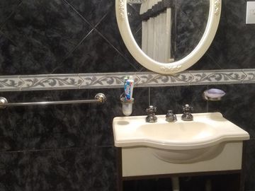 EXCELENTE CASA 4 AMBIENTES NUEVO VALOR
