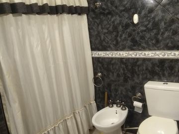 EXCELENTE CASA 4 AMBIENTES NUEVO VALOR
